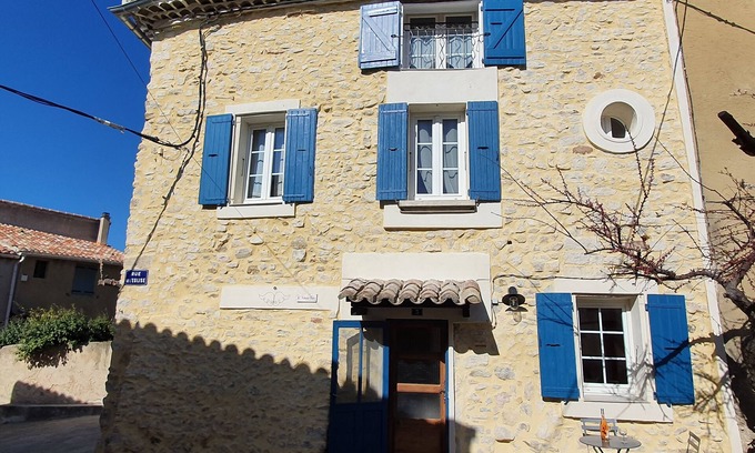 Sablet House | L'angélus, charming gîte in the heart of the old village of Sablet