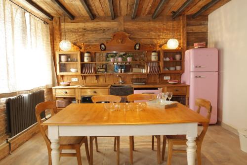 Lans-en-Vercors House | L'annexe du chateau des Girards