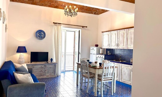 Santo Stefano di Camastra Apartment | L'Antico Palazzo