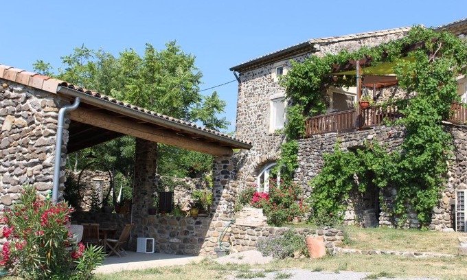Saint-Vincent-de-Barres Bed & Breakfast | L'Attrape Reve