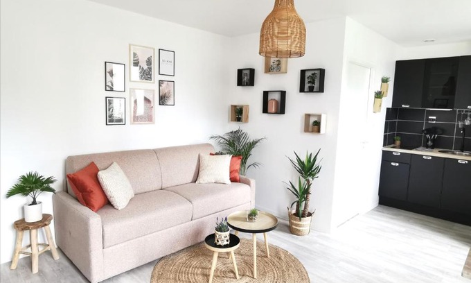 Lourdes Apartment | L'AUTHENTIQUE *STUDIO *PARKING PRIVE* *WIFI*CALME