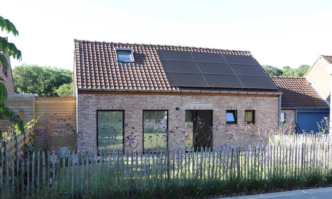 Geluveld House | L' Avventura is within walking distance of Bellewaerde amusement park and near Ypres