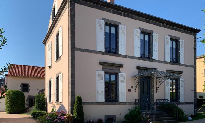 Aubiere House | L'Enclos de Ribains
