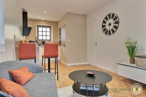 Brehand House | L'epine fleurie