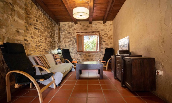 La Cuevarruz Apartment | L'Escala - Triple Apartment