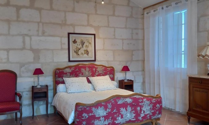 Cadillac-en-Fronsadais Bed & Breakfast | L'HERMITAGE D'ALIENOR