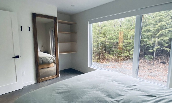 Disraeli Ski Chalet | L'isoloir - Private spa experience