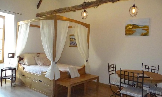 Serignac House | L'Oratori : chambre l'Authentique