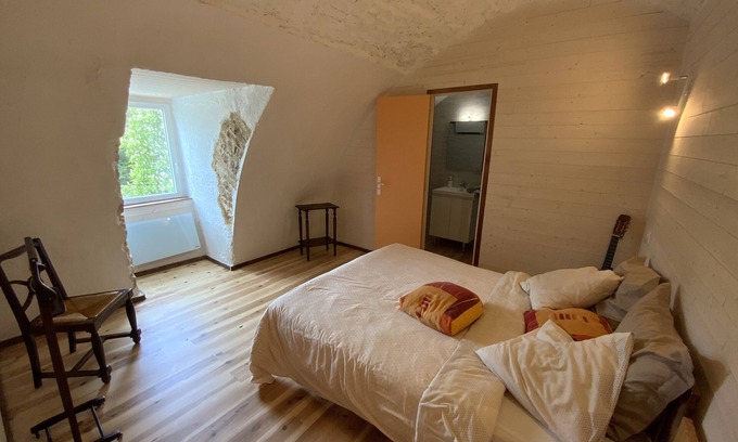 Saint-Georges-de-Levejac Bed & Breakfast | L'Oustaliere, BARBARA room, spa and sauna access