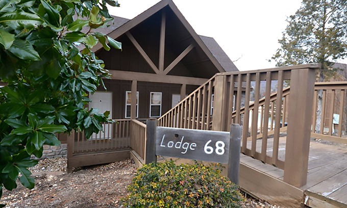 Reeds Spring Cabin | L068A, 1-Br Lakefront Cabin, Spectacular View