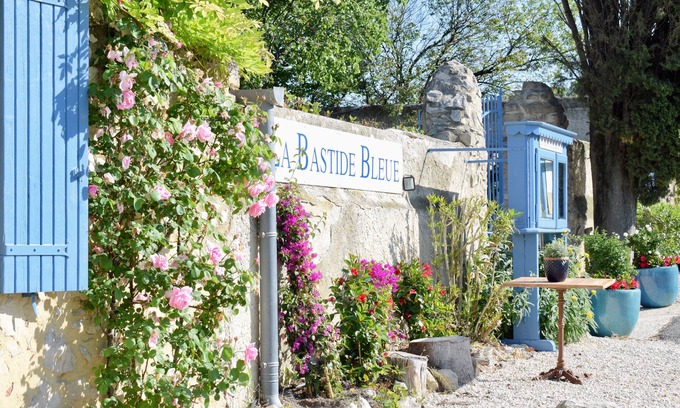 Seguret Hotel | La Bastide Bleue