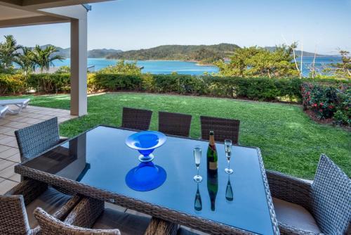 Hamilton Island House | La Bella Waters 1 Wide Reaching Ocean Views And Buggy
