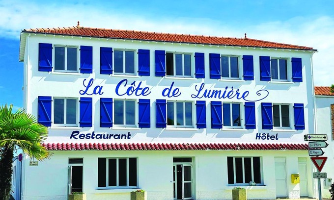 La Tranche-sur-Mer Hotel | La Côte de Lumière