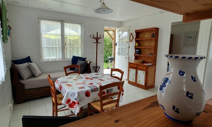 Agon-Coutainville House | la Cabane au Fond du Jardin La Bégude