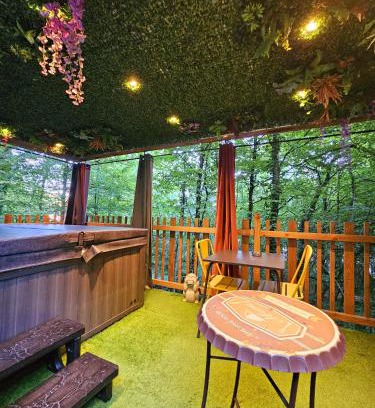 Illoud Cabin | La Cabane Enchanteresse