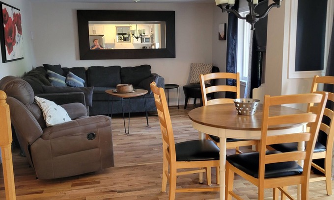Laval Apartment | La Campagne Près de la Ville.5 Minutes du Vieux Terrebonne Convient aux Familles