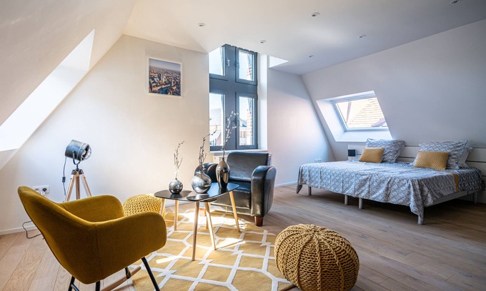Tournai Apartment | La Camuche by René Desclée