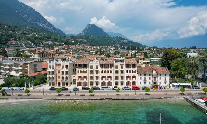Toscolano Maderno Apartment | La Casa Di Claretta GHH