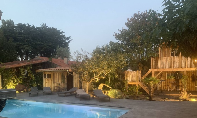 Saint-Trojan-les-Bains Villa | La Casa Familiale with heated pool