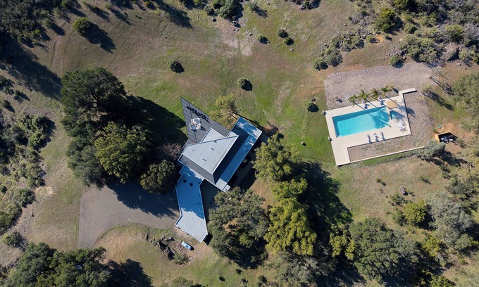 Glen Ellen House | La Cava: Luxury 3bedroom home in the hills of Sonoma-Napa with pool & hot tub