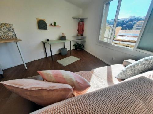 Pasteur House | La Chambre 3, Climatisée AC, Cuisine privée, Calme