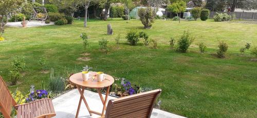 Neuville-Bosc House | LA CHOUETTE