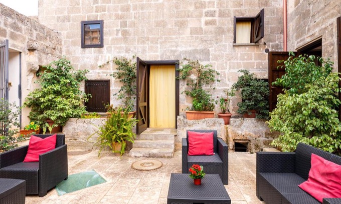 Maruggio House | La Corte Dei Templari Sidney