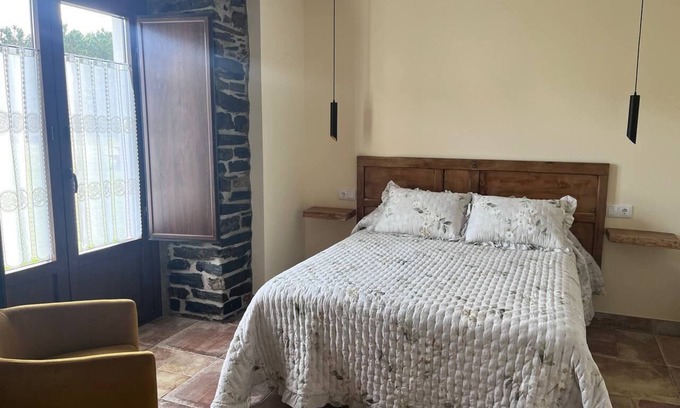 Campos y Salave Apartment | LA CURTIA DEL NETO; ideal for families, 1 km from the beach of Porcía, EL FRANCO