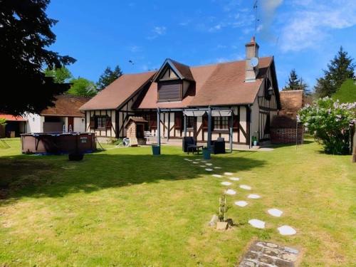 Chaon House | La Demeure du Cerf Gîte raffiné 6P avec piscine chauffée & jacuzzi, au cœur de la Sologne, proche Châteaux de la Loire, Zoo de Beauval et Center Parcs