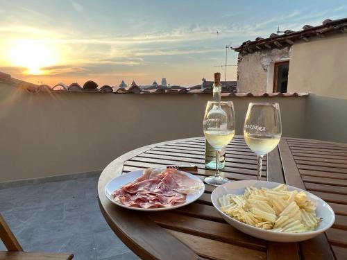 Pisa City Centre Apartment | La Dolce Vista Tower view Terrace