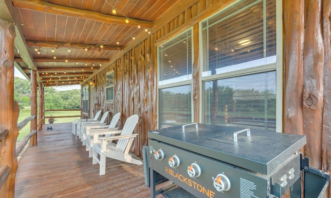 La Grange Cabin | La Grange Cabin on Acreage: Close to Wineries