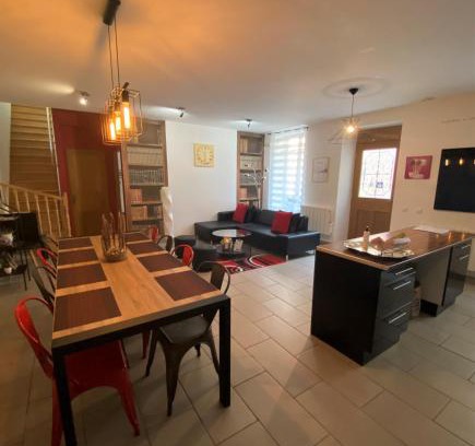 Ay House | La Halte Effervescente