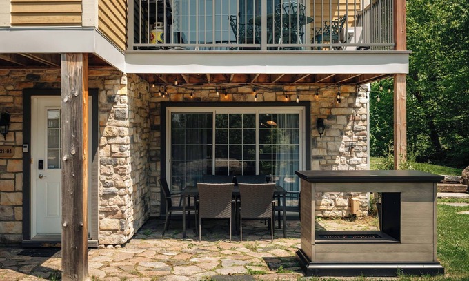 Saint-Faustin-Lac-Carre Condo | La Halte MB2 – Mont Blanc and Autumn Colors