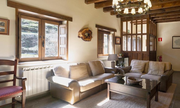 Cremenes House | La Hospedería de Salamón