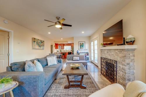 Beach Barber Tract House | La Jolla Oasis - Pet Friendly, Large Backyard, Walk2Beach & Location!