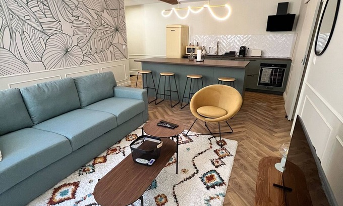 Centre Ville Apartment | La Loge de L'odéon-t3 + Terrasse + Cave-3 min à Pied du Centre Ville 6 Personnes