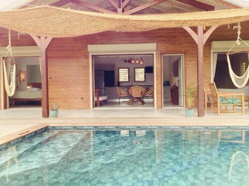 Baie-Mahault Villa | La Maison Créole