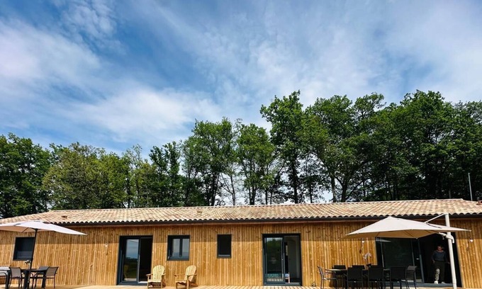 Saint-Avit-Senieur House | La Maison dans la prairie fleurie: Poppy cottage
