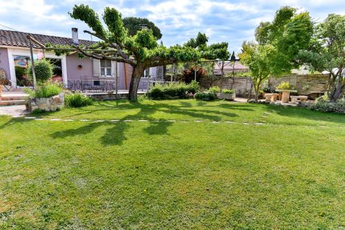 Maillane Villa | La Maison du Mazet