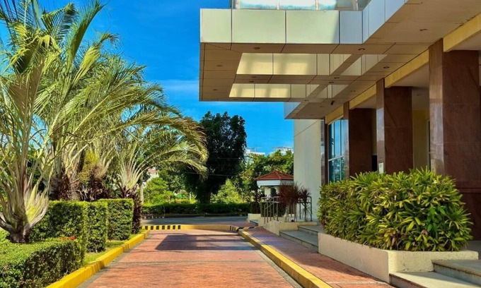 Lapu-Lapu Condo | La Mirada Deluxe Suites with Oceanview