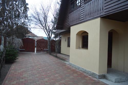 Noslac House | La Mos Pavel