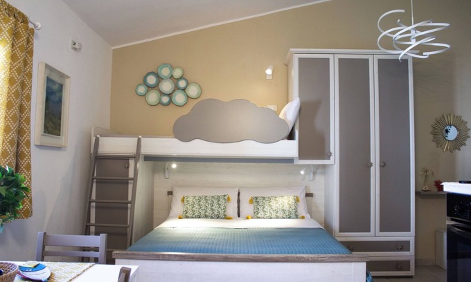 Arenella House | La Nuvoletta - Small villa 7 minutes from the beautiful Arenella beach