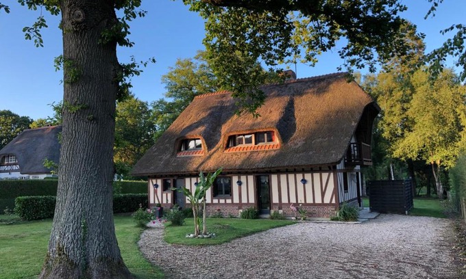 Forges-les-Eaux House | la p’tite chaumière