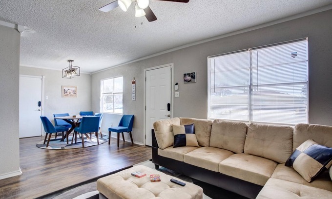 Lubbock House | La Palma Guesthouse - Near Texas Tech