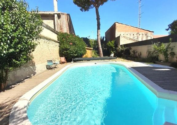 Capestang Bed & Breakfast | La pause sous le pin B&B Chambres d'hôtes