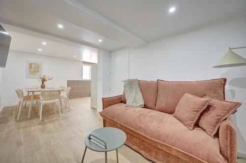 Viana House | La Pequeña Gran Casa by Clabao