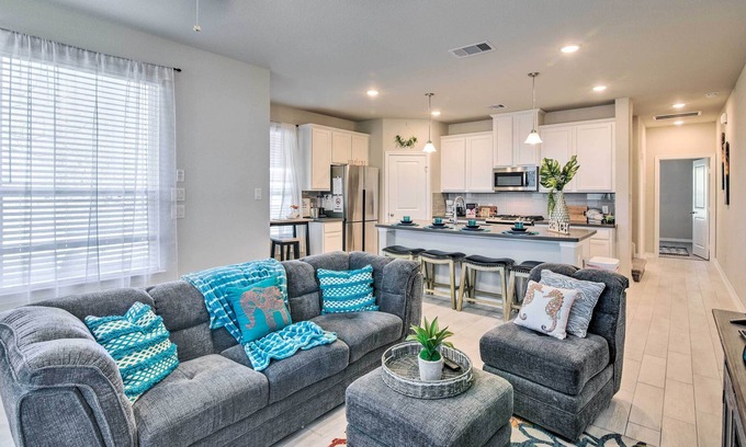 La Porte House | La Porte Getaway w/ Deck: Steps to Beach!
