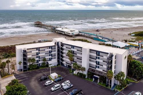 Avon By The Sea Hotel | La Quinta by Wyndham Cocoa Beach Oceanfront