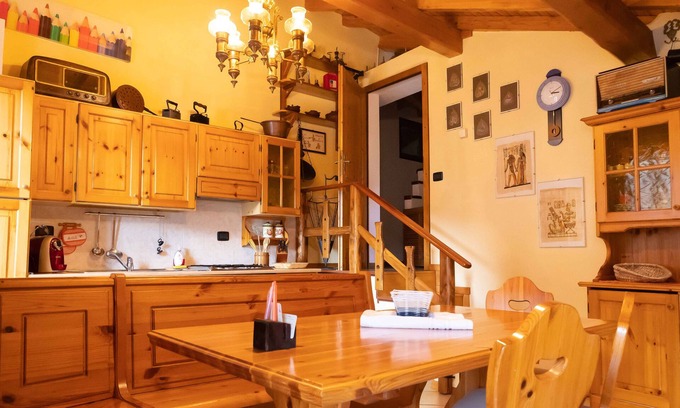 Brusimpiano Apartment | La Romantica [Franco's Court]