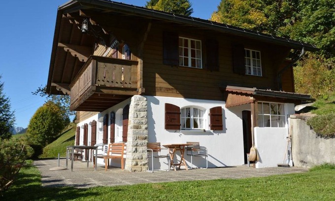 Saanenmoeser Apartment | La Ruche, Chalet by Interhome